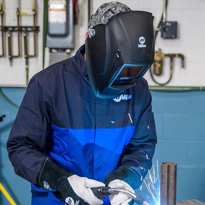 Miller 288924 Digital Elite Welding Helmet with ClearLight 2.0 Lens with External Grind, Black