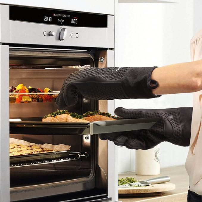 Silicone Cooking Gloves, Grilling Gloves, Heat Resistant Gloves BBQ Kitchen Silicone Oven Mitts, Long Waterproof Non-Slip Potholder for Barbecue, Cooking, Baking