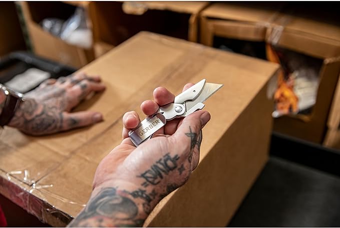 Gerber Gear EAB Lite Pocket Razor Knife with Money Clip - EDC Gear Folding Stainless Steel Utility Knife with Box Cutter Blade for Everyday Carry