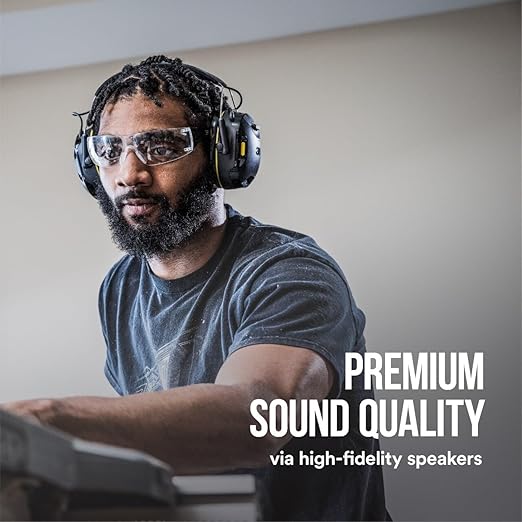 3M WorkTunes Connect Wireless Hearing Protector with Bluetooth Technology, Bluetooth Hearing Protection with a 26 dB Noise Reduction Rating