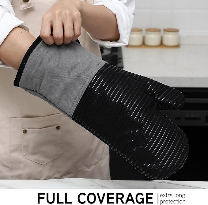 COOK WITH COLOR Silicone Oven Mitts- Heat Resistant Gloves with Soft Quilted Lining Oven Mitt Pot Holders for Cooking and BBQ, Black, Material Mitt Set